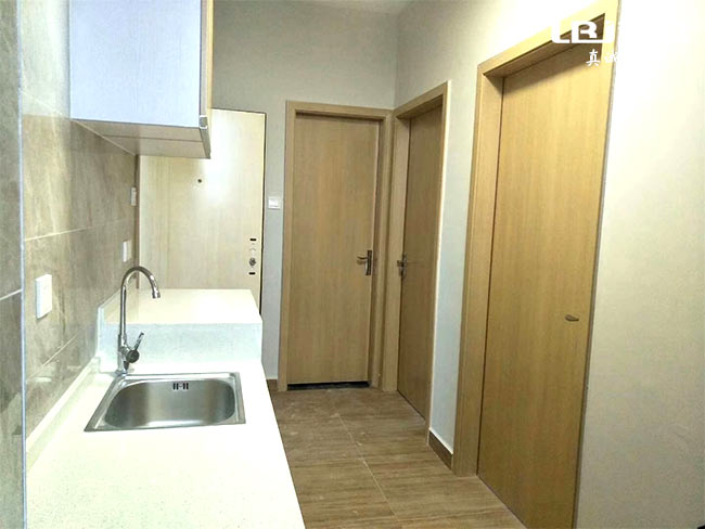 房門.jpg 房門.jpg