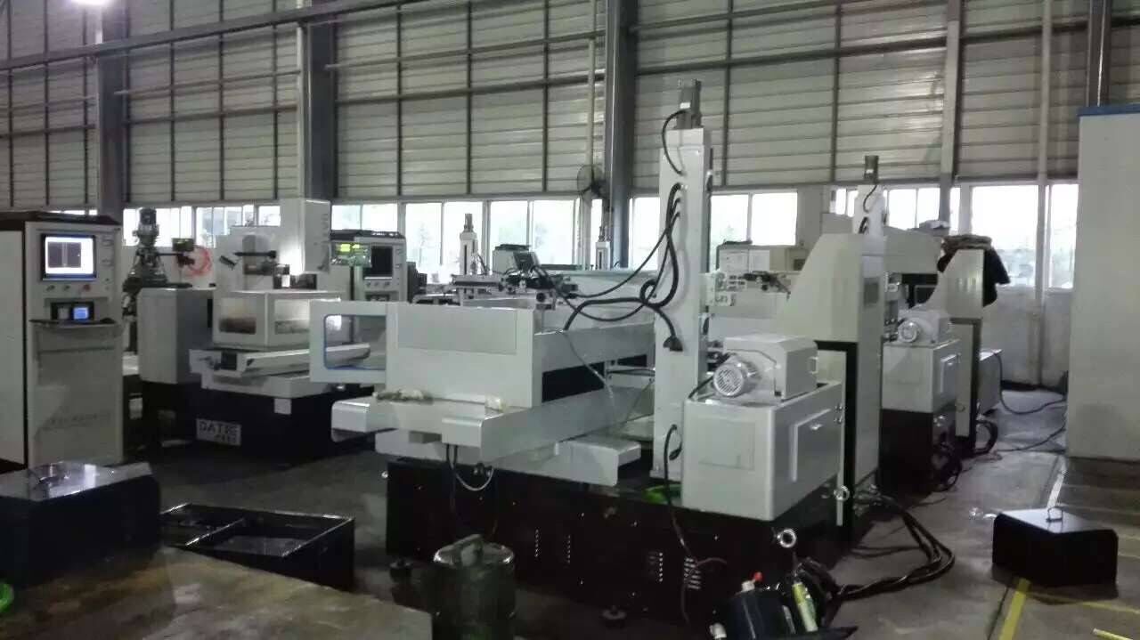 線（xiàn）切割光潔（jié）度Ra0.6 um