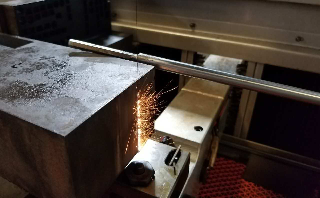 線切（qiē）割（gē）間隙