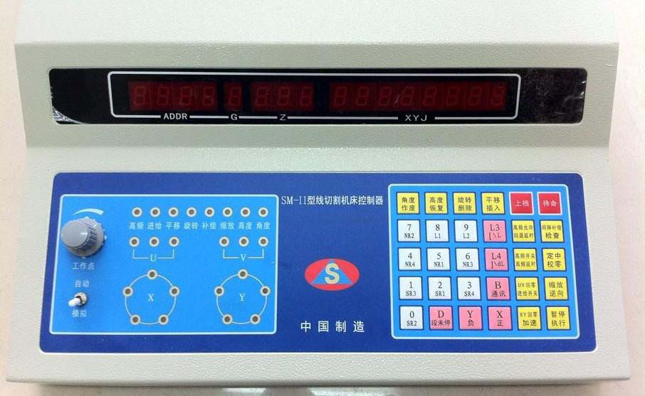 線（xiàn）切割單板機