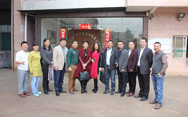 贏想力（lì）創品牌班廣東（dōng）大（dà）鐵行合照