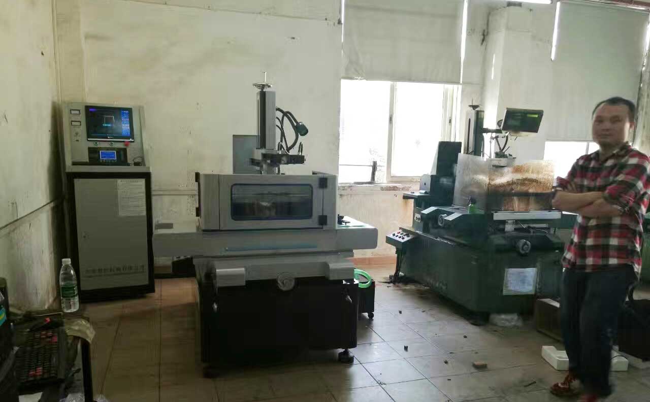 電火花線切割現場照片