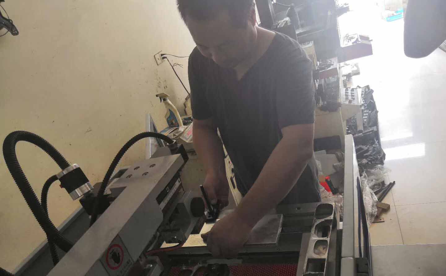 香蕉黄瓜丝瓜绿巨人樱桃最新版極速（sù）線切割現場培訓2