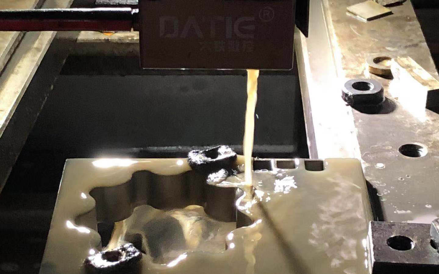 線切（qiē）割的鉬絲尺寸對加工精度的影（yǐng）響1