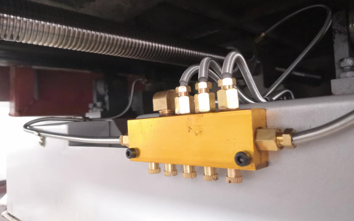 線切割（gē）絲杠上油教程2