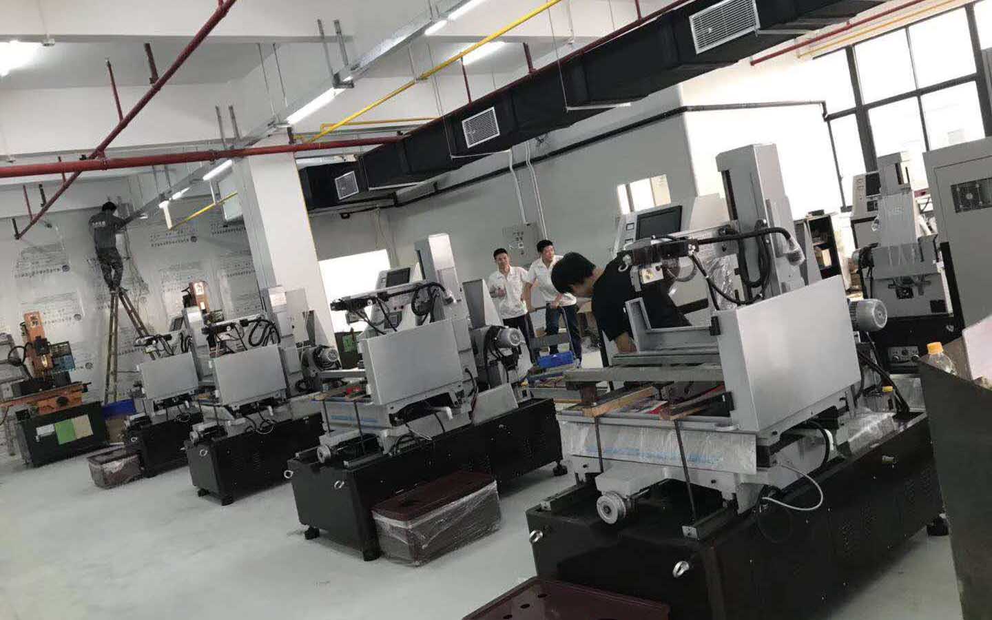 四（sì）川(歐（ōu）曼機械)極速（sù）中（zhōng）走絲實地客（kè）戶現場照片