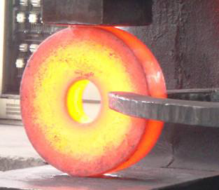 線切割割鑄鋼有沙眼原因