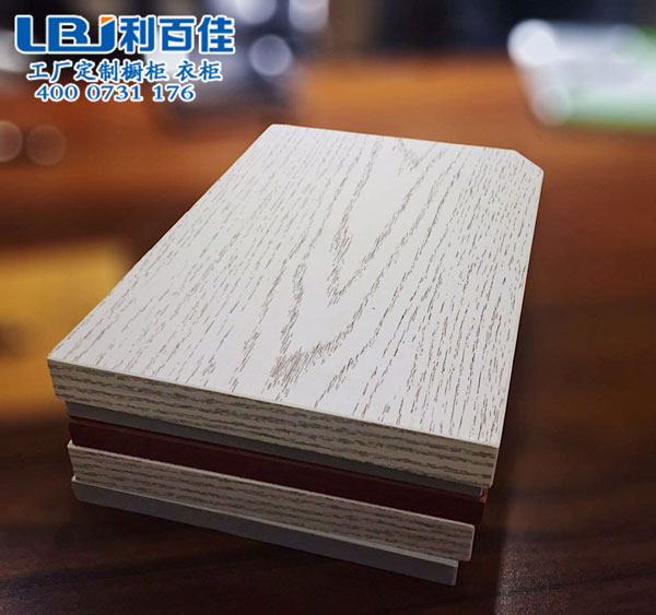 木質門板.jpg 木質門板.jpg