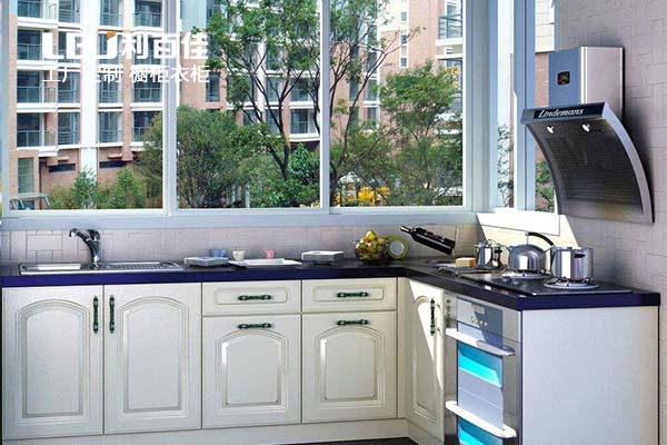 8.13-02.jpg 8.13-02.jpg