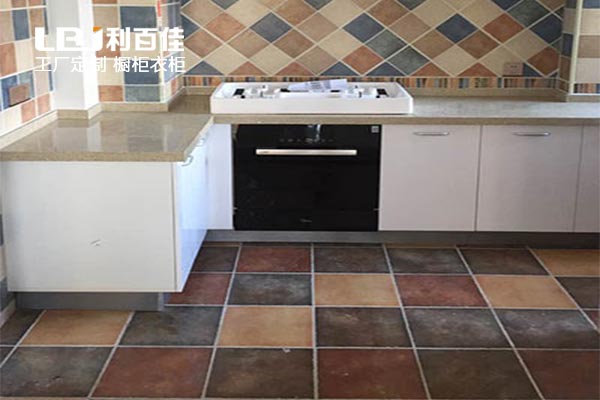 8.17-03.jpg 8.17-03.jpg