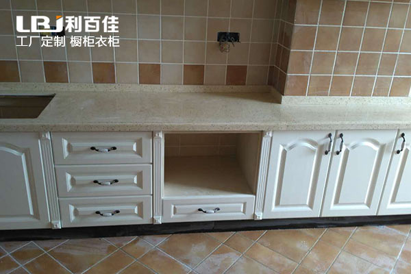 10.13-03.jpg 10.13-03.jpg