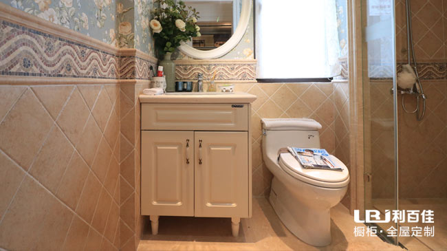 利百（bǎi）佳衛浴櫃
