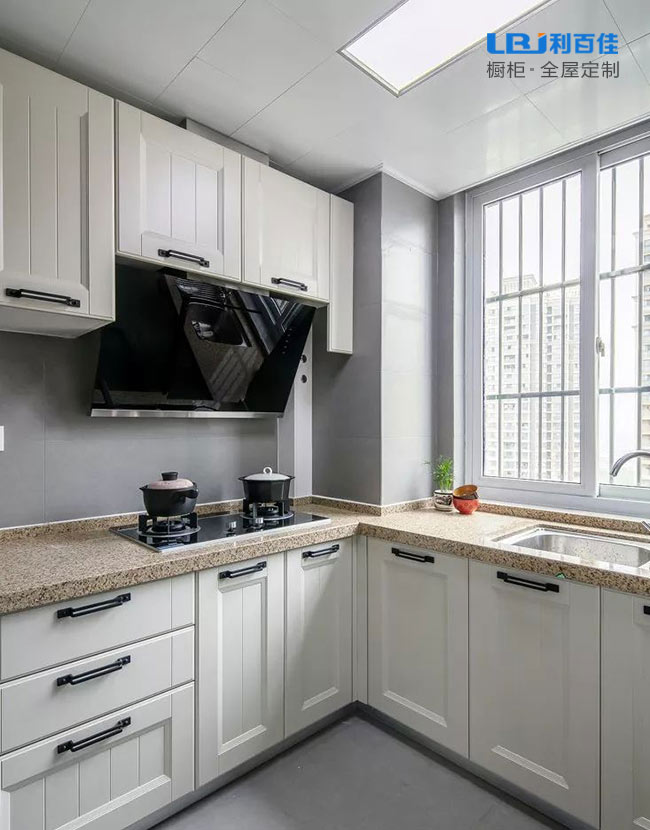 利（lì）百佳廚房翻新01.jpg
