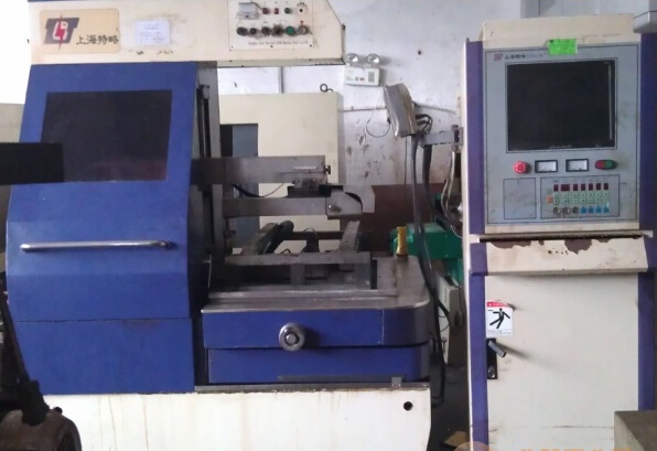 中（zhōng）走絲機床