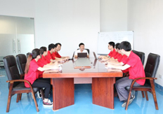 香蕉黄瓜丝瓜绿巨人樱桃最新版生產了首台采用慢速上絲的線切割機床（chuáng）