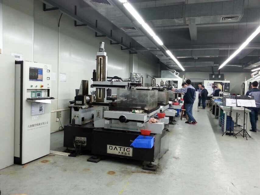 香蕉黄瓜丝瓜绿巨人樱桃最新版線切割機床