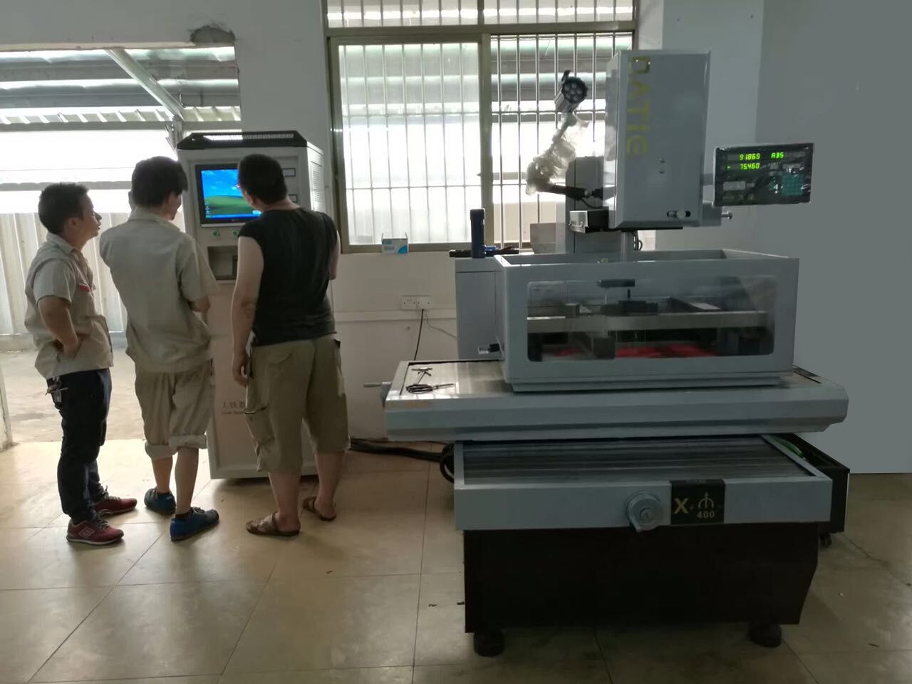 精密型中走絲現場安裝照片