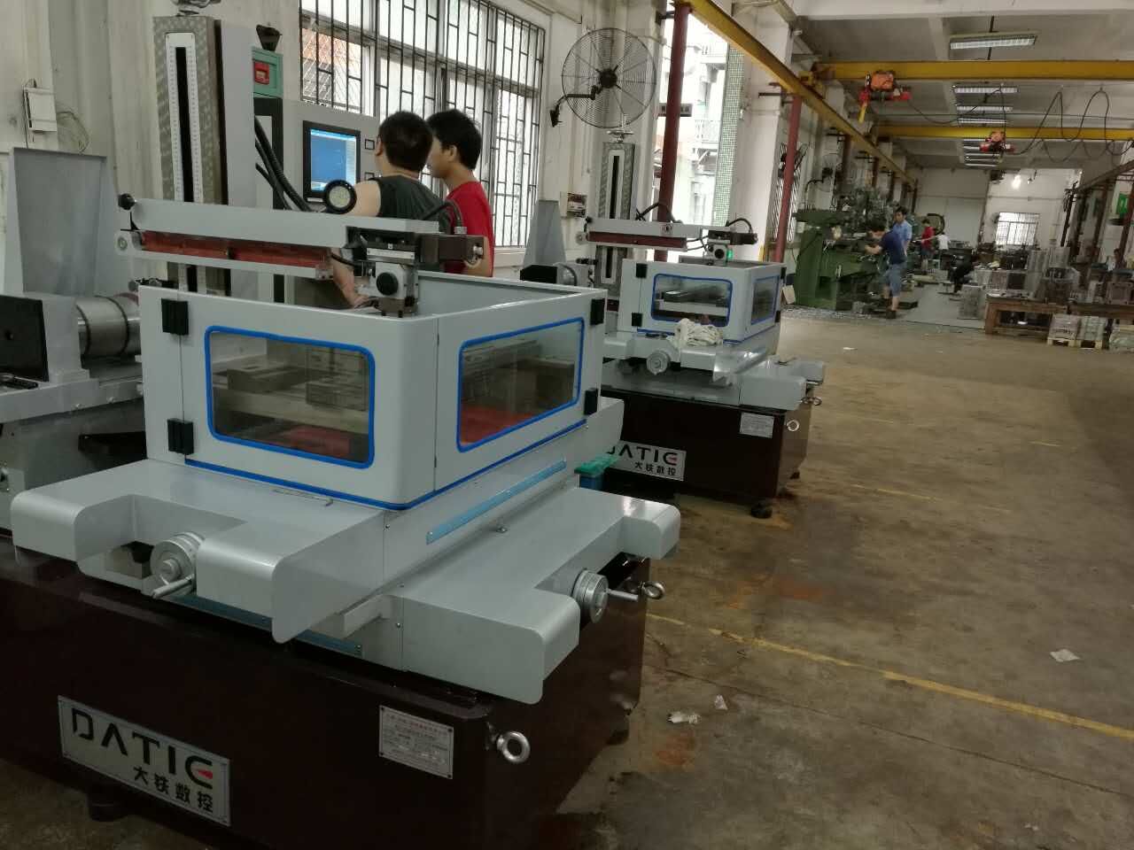 線切割機床現場安裝照片