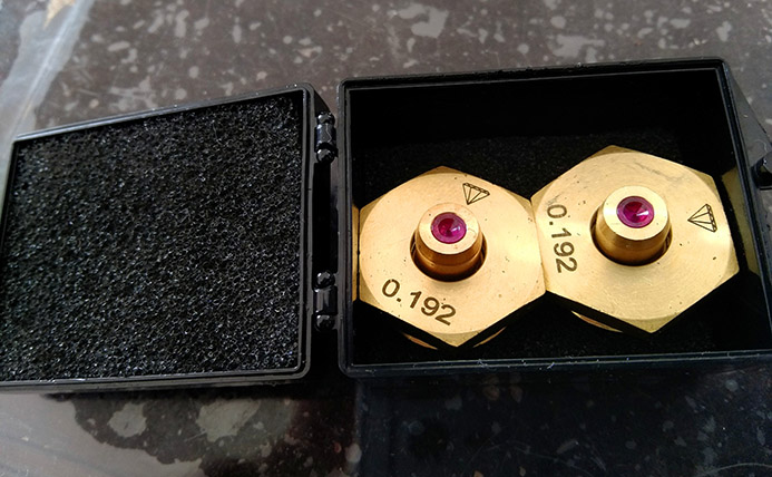 中走絲寶石水嘴