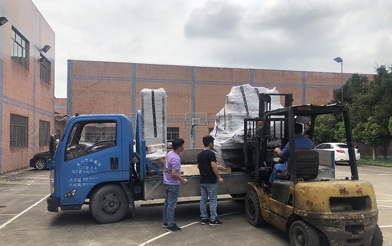 雲浮（永光電池）中走絲實地（dì）卸貨（huò）