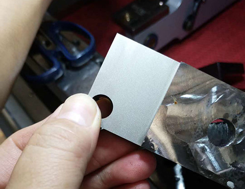 三水（澳美廣屏模（mó）具）中走（zǒu）絲現場打樣