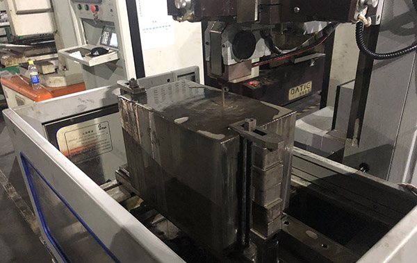 線（xiàn）切割機床（chuáng）清角的用處