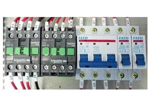 選用施耐德電器（qì） 